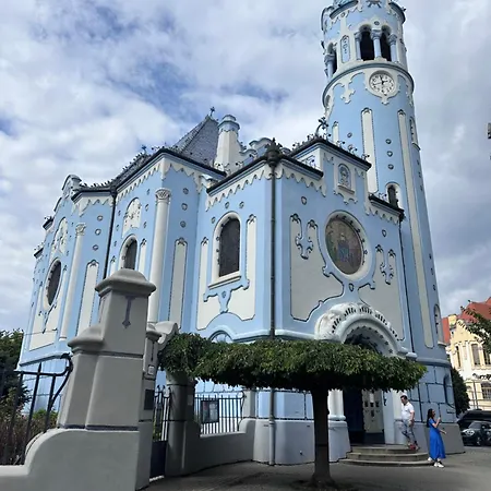 Bezrucova - 2 Bedrooms, Terrace And Free Garage Parking * Bratislava