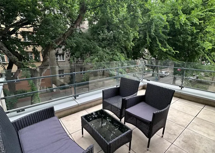 Bezrucova - 2 Bedrooms, Terrace And Free Garage Parking