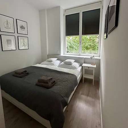 Bezrucova - 2 Bedrooms, Terrace And Free Garage Parking