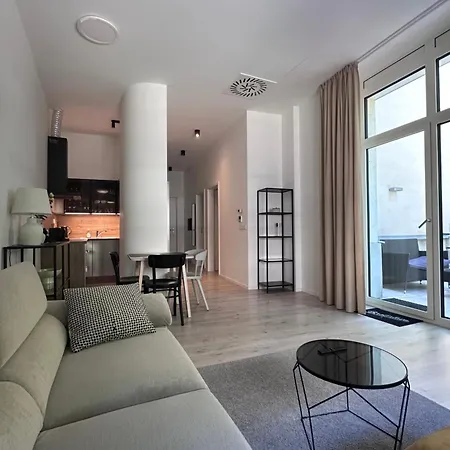 Bezrucova - 2 Bedrooms, Terrace And Free Garage Parking Apartamento *