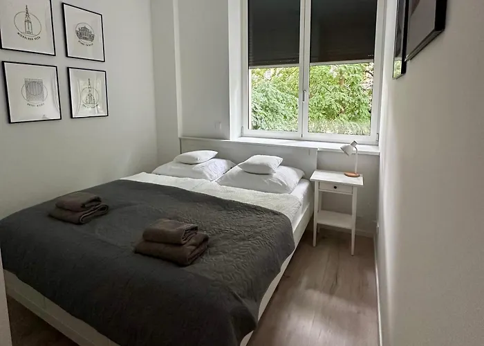 Bezrucova - 2 Bedrooms, Terrace And Free Garage Parking